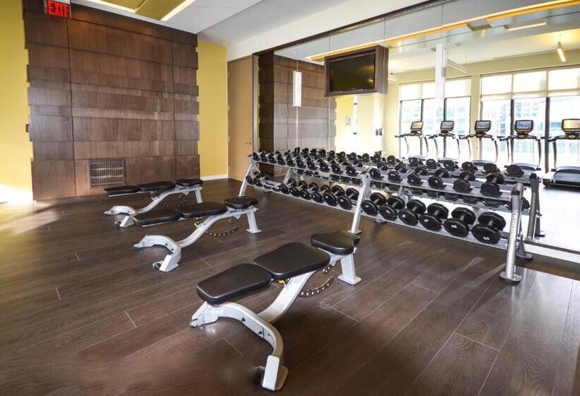 Executive Suite Lakeview Free Parking