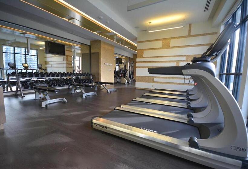 Executive Suite Lakeview Free Parking