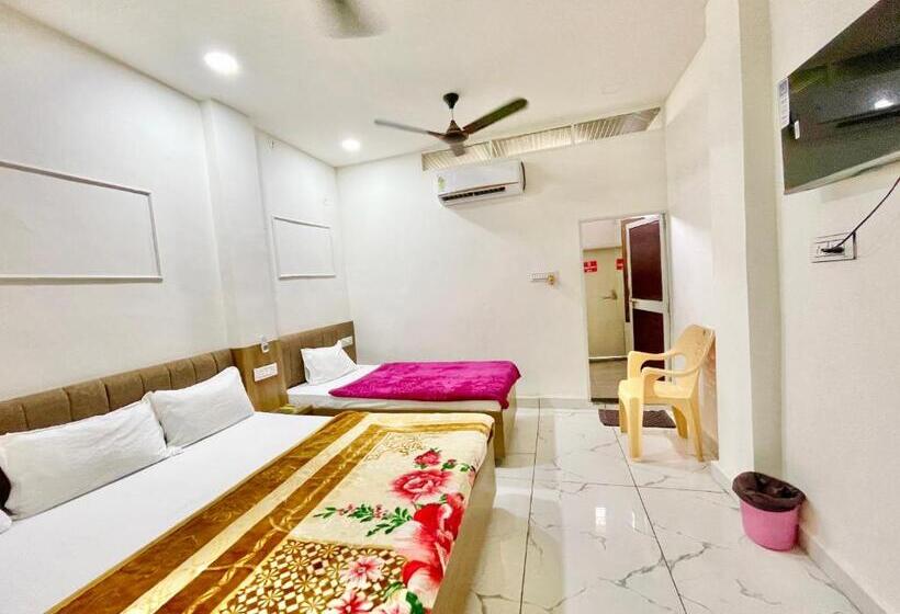 酒店 Sv Palace ! Ujjain ! होटल एसवी पैलेस ஹோட்டல் Sv பேலஸ் హోటల్ Sv ప్యాలెస్ Fully Air Conditioned