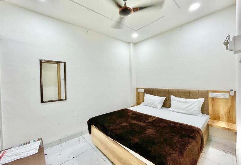 酒店 Sv Palace ! Ujjain ! होटल एसवी पैलेस ஹோட்டல் Sv பேலஸ் హోటల్ Sv ప్యాలెస్ Fully Air Conditioned