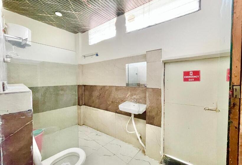 酒店 Sv Palace ! Ujjain ! होटल एसवी पैलेस ஹோட்டல் Sv பேலஸ் హోటల్ Sv ప్యాలెస్ Fully Air Conditioned