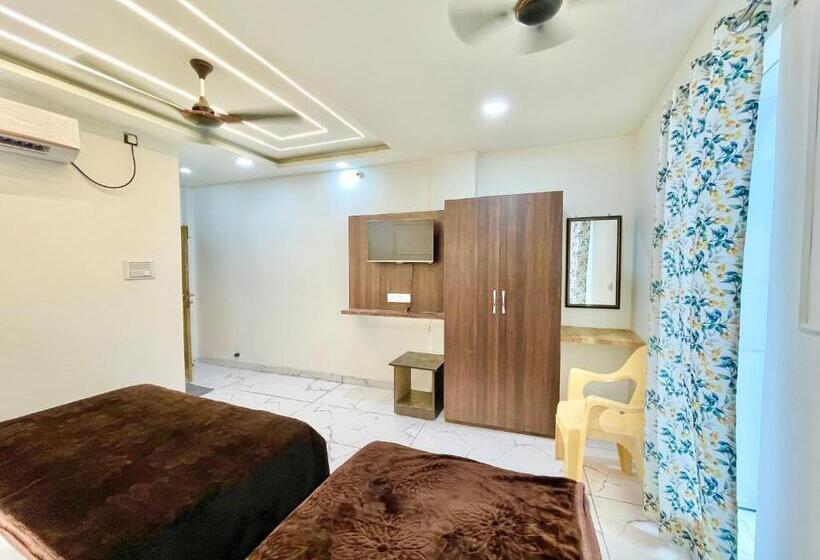 酒店 Sv Palace ! Ujjain ! होटल एसवी पैलेस ஹோட்டல் Sv பேலஸ் హోటల్ Sv ప్యాలెస్ Fully Air Conditioned