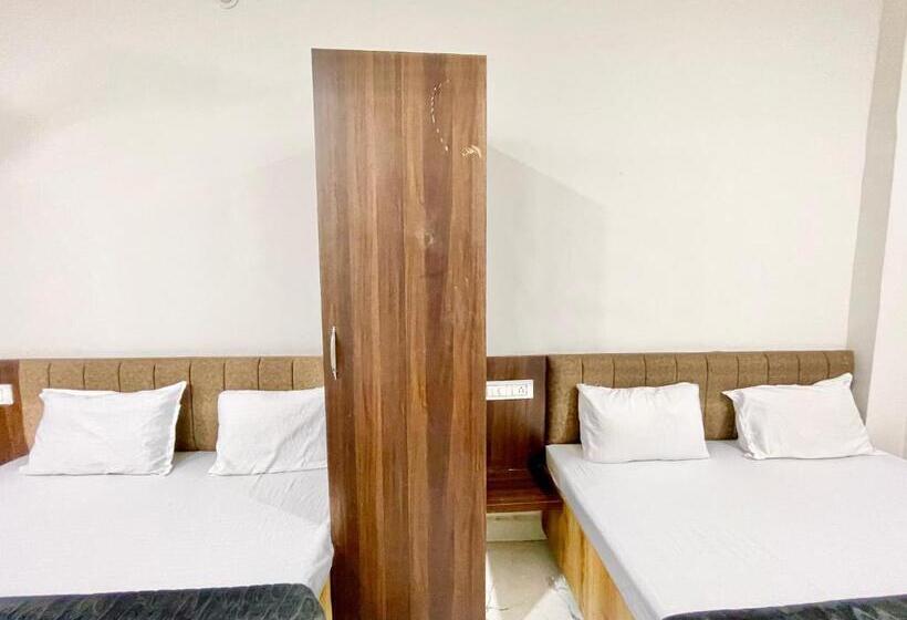 酒店 Sv Palace ! Ujjain ! होटल एसवी पैलेस ஹோட்டல் Sv பேலஸ் హోటల్ Sv ప్యాలెస్ Fully Air Conditioned