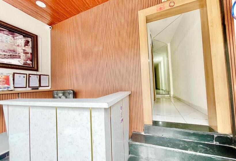 酒店 Sv Palace ! Ujjain ! होटल एसवी पैलेस ஹோட்டல் Sv பேலஸ் హోటల్ Sv ప్యాలెస్ Fully Air Conditioned