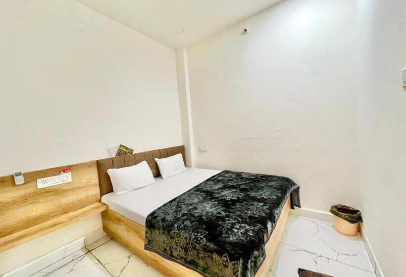 酒店 Sv Palace ! Ujjain ! होटल एसवी पैलेस ஹோட்டல் Sv பேலஸ் హోటల్ Sv ప్యాలెస్ Fully Air Conditioned