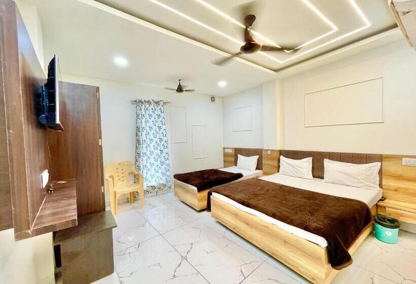酒店 Sv Palace ! Ujjain ! होटल एसवी पैलेस ஹோட்டல் Sv பேலஸ் హోటల్ Sv ప్యాలెస్ Fully Air Conditioned