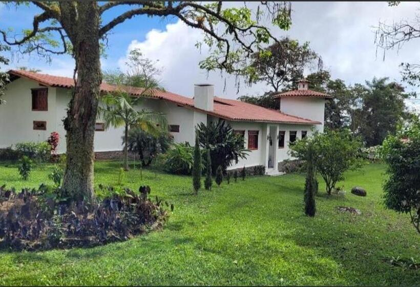 مبيت وإفطار Casa Finca Madrid Mazzitelli