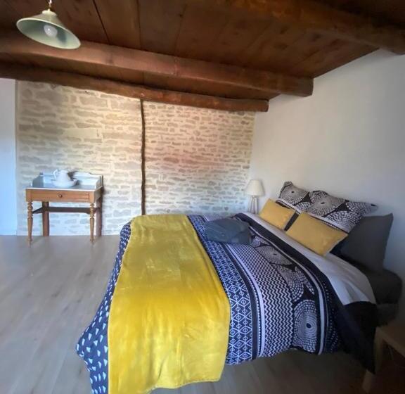 Bed and Breakfast Chez Odette Chambre Etable Et Glycine