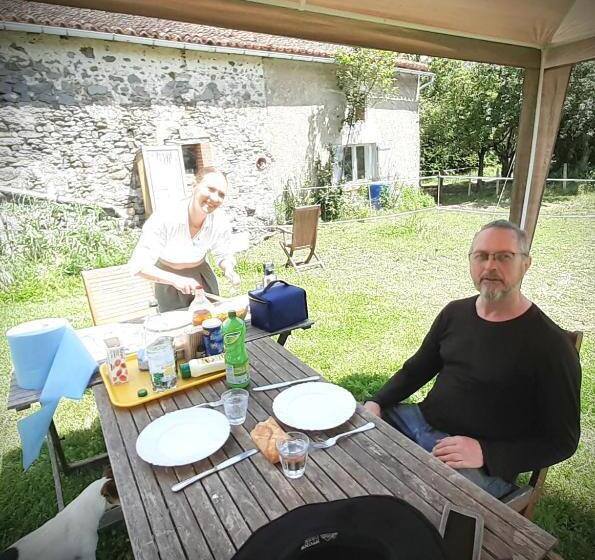 Bed and Breakfast La Roulotte Du Clos De L Isop