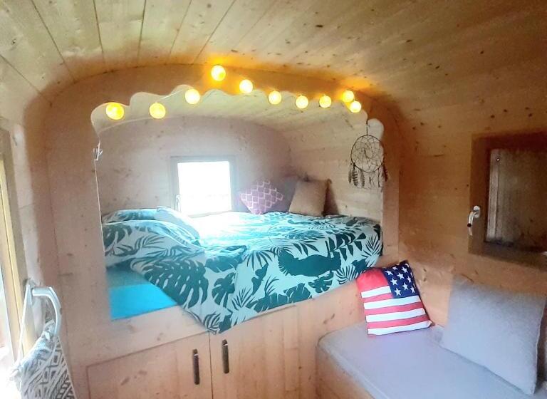 Bed and Breakfast La Roulotte Du Clos De L Isop