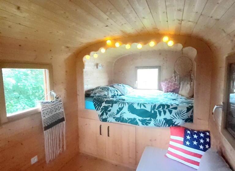 Bed and Breakfast La Roulotte Du Clos De L Isop