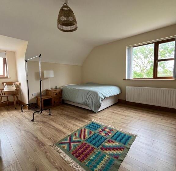 مبيت وإفطار Winki Waves   Surf Lodge And School