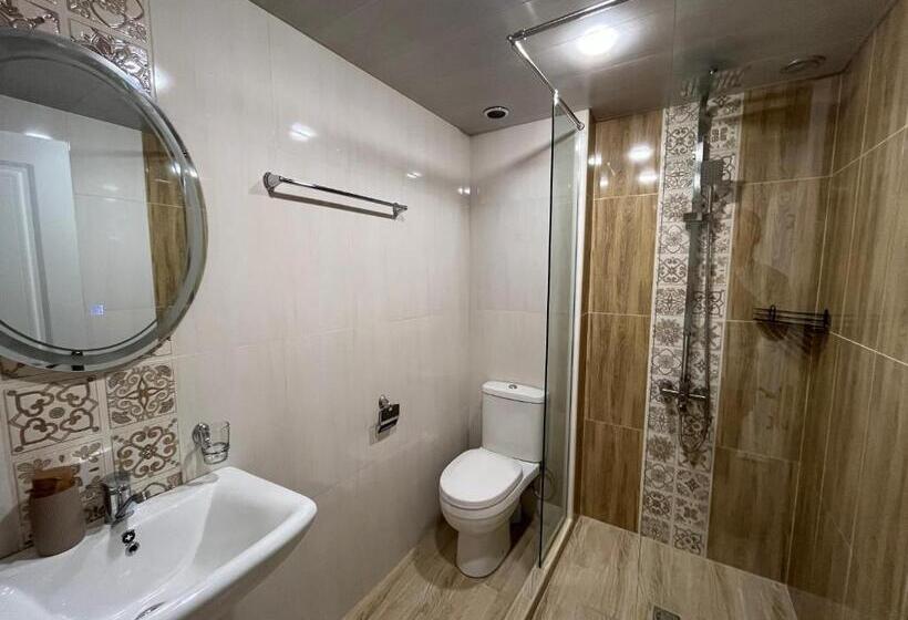 Downtown Budget Hotel By Arami