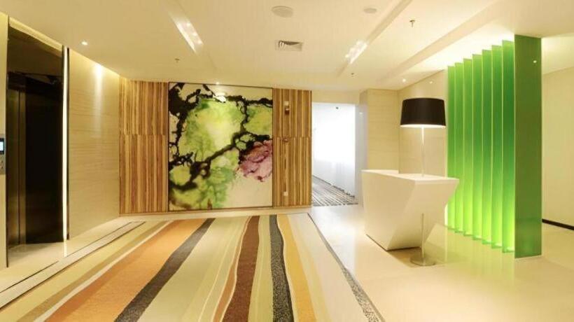 Echeng Hotel Qinzhou Bay Plaza East High Speed Railway Station