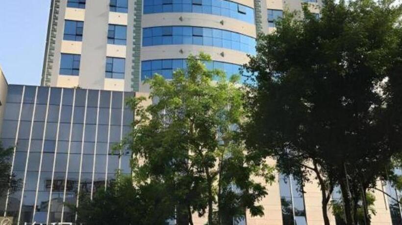 Echeng Hotel Qinzhou Bay Plaza East High Speed Railway Station