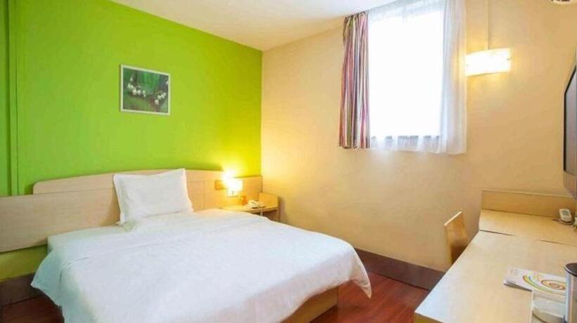 هتل 7 Days Inn Chongqing Nanping Wanda Plaza Exhibition Center