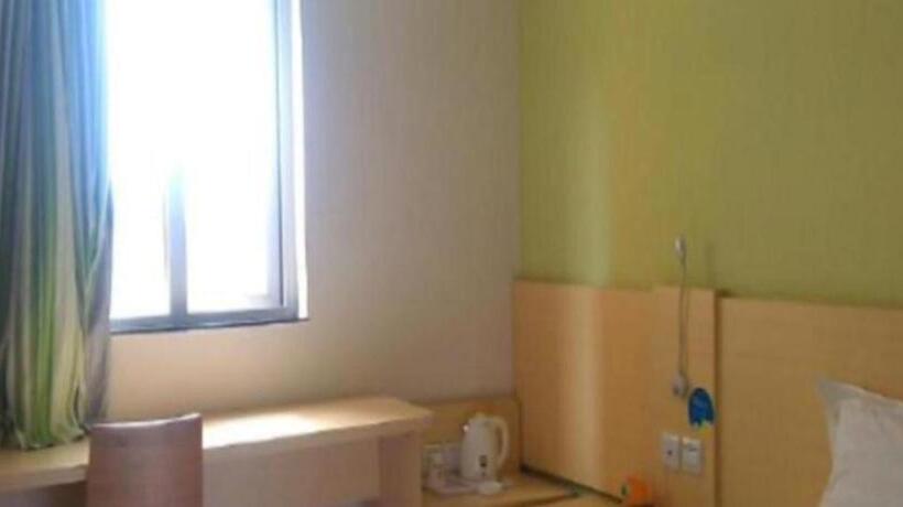 בית מלון כפרי 7 Days Inn Guiyang Gaicha Avenue Guizhou Institute Of Technology