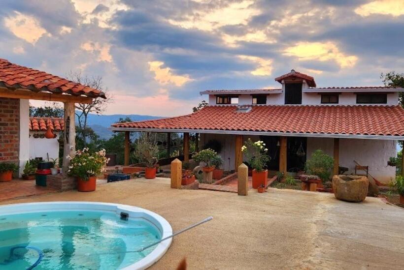 בית מלון כפרי Casa Luma Hostel