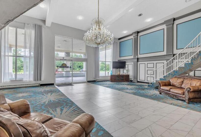 호텔 Days Inn I81 King Room