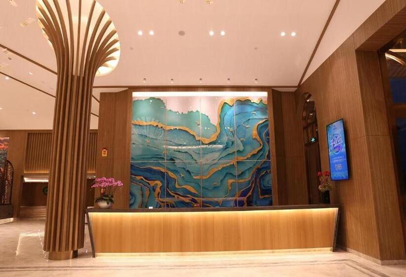 فندق Emerald Bay