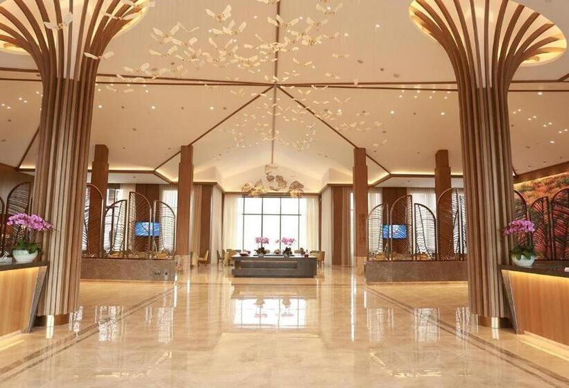 فندق Emerald Bay