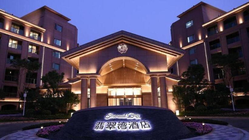 فندق Emerald Bay