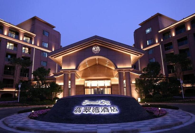 فندق Emerald Bay