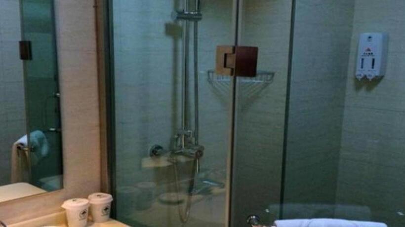 Отель Greentree Inn Lvliang Wenshui Zetian Street Shell