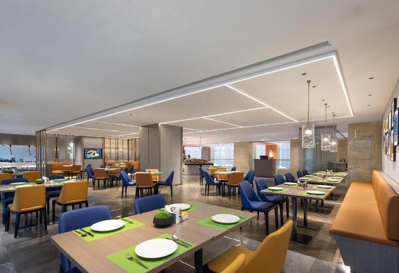 Отель Hampton By Hilton Shenzhen Longgang Yonghu