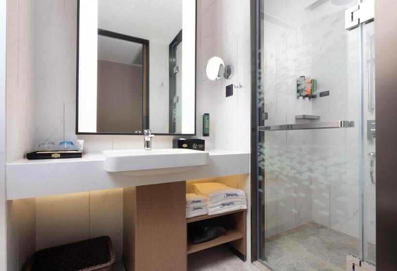 Отель Hampton By Hilton Shenzhen Longgang Yonghu