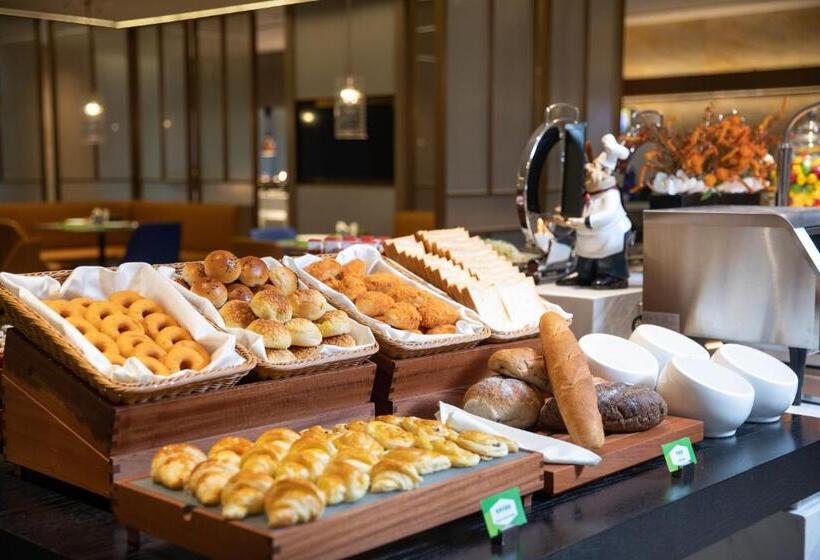 Отель Hampton By Hilton Shenzhen Longgang Yonghu