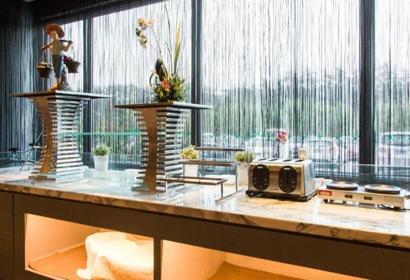 Отель Jinjiang Inn Beijing Capital International Airport New Expo Metro Station