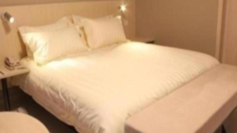 Отель Jinjiang Inn Meizhou Binfang Avenue Keduhui Commercial Plaza