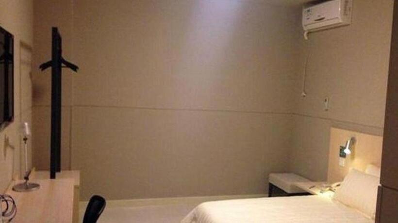 Отель Jinjiang Inn Ningbo Airport Outlets Plaza