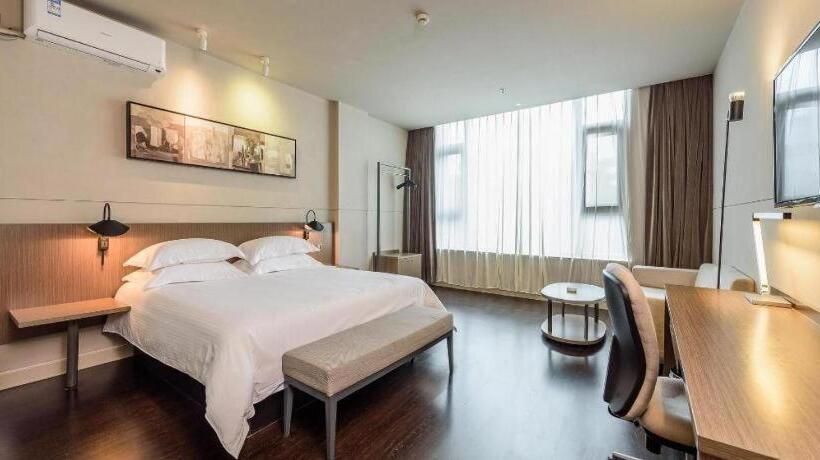 Otel Jinjiang Inn Select Qinzhou East High Speed Railway Station