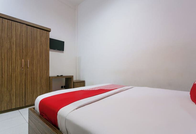 בית מלון כפרי Oyo 3762 Wisma Focus