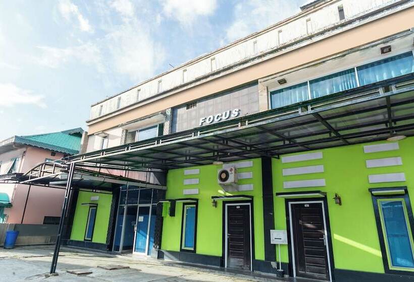 בית מלון כפרי Oyo 3762 Wisma Focus