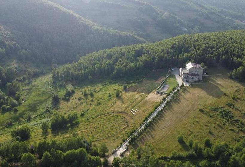 בית מלון כפרי Stani I Hoxhes