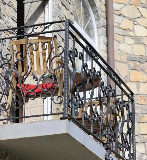 בית מלון כפרי Stani I Hoxhes