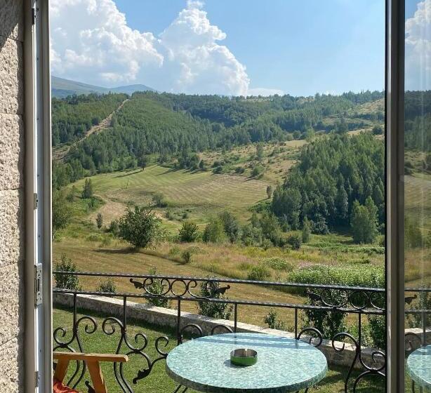 בית מלון כפרי Stani I Hoxhes