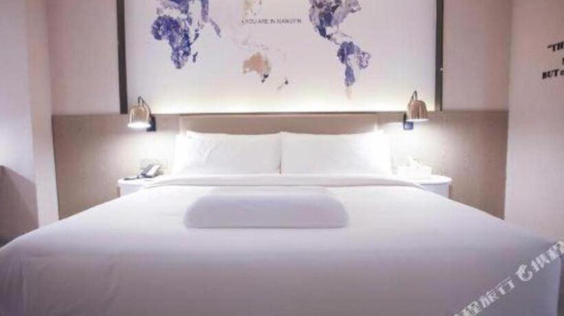 Kyriad Marvelous Hotel Xiangyin Bus Station