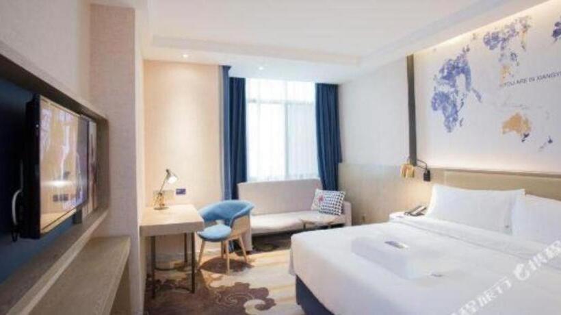 Kyriad Marvelous Hotel Xiangyin Bus Station
