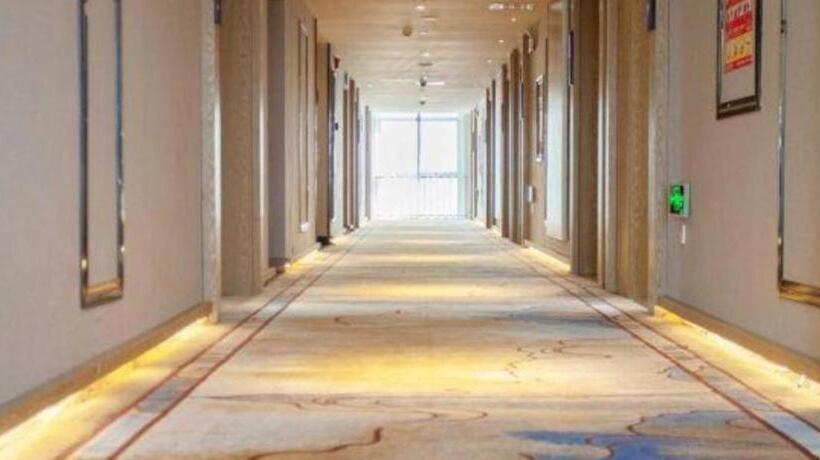 Kyriad Marvelous Hotel Xiangyin Bus Station