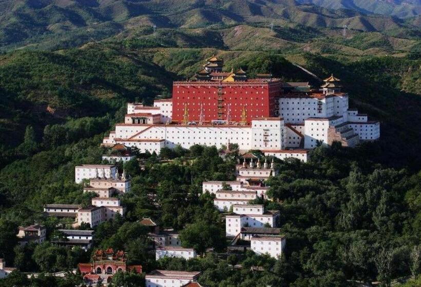 Lavande Hotel Chengde Mountain Resort Railway Station