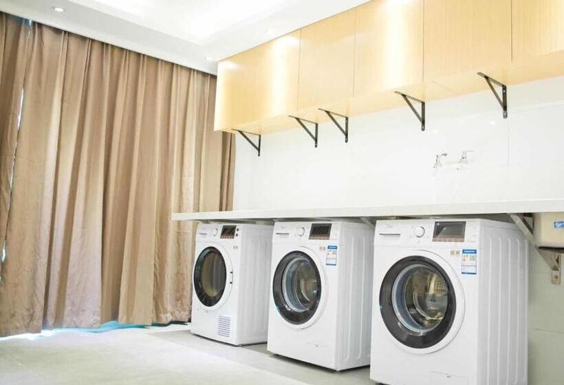 Lavande Hotel Shenzhen North Station Huawei Gangtou Metro Station