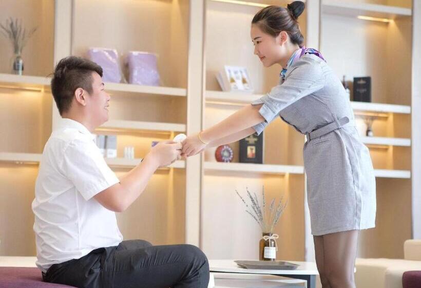 Lavande Hotel Shenzhen North Station Huawei Gangtou Metro Station