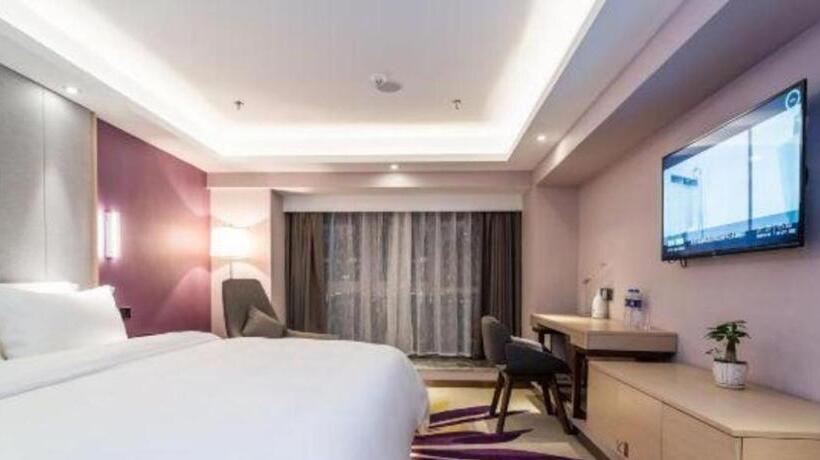 Lavande Hotels· Guiyang Huaxi Tongshijie