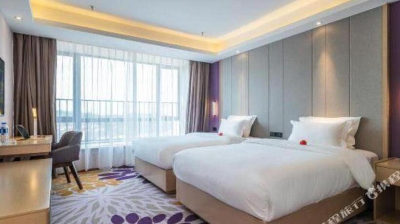 Lavande Hotels· Guiyang Huaxi Tongshijie