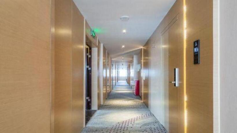 Lavande Hotels· Guiyang Huaxi Tongshijie