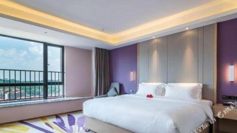 Lavande Hotels· Guiyang Huaxi Tongshijie